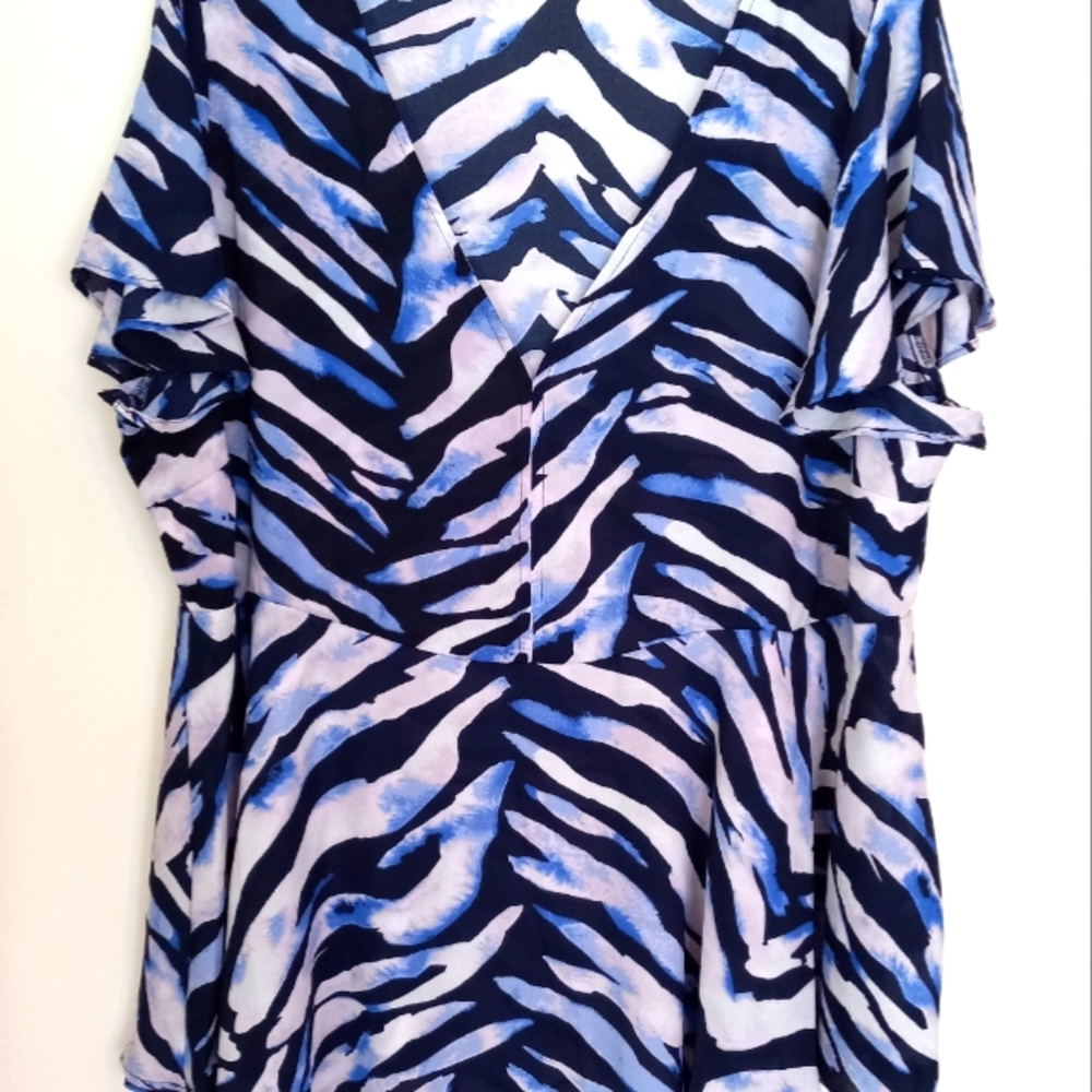 Torrid 2 V-neck georgette peplum blouse